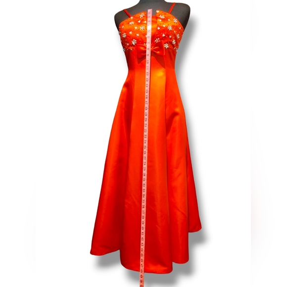 Scarlett evening gown - Picture 4 of 10